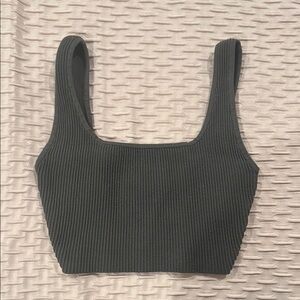 Aritzia Women's Black Ribbed Crop Top